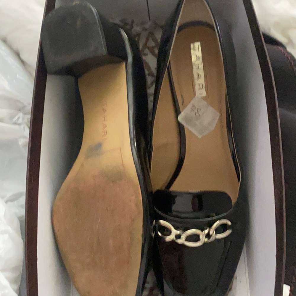 Thick heel shoes